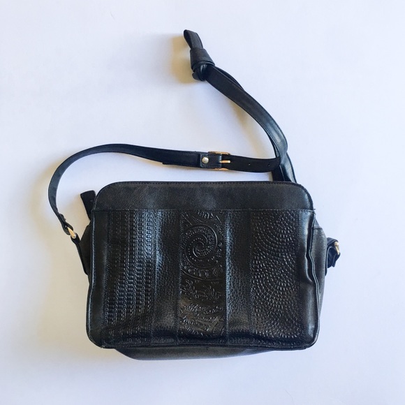 Vintage Inspired Embossed Leather Cross Body Bag Black One Size - Picture 14 of 14